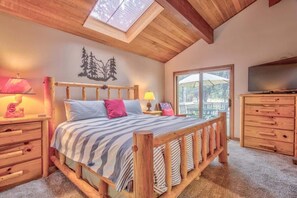 2 bedrooms, iron/ironing board, WiFi