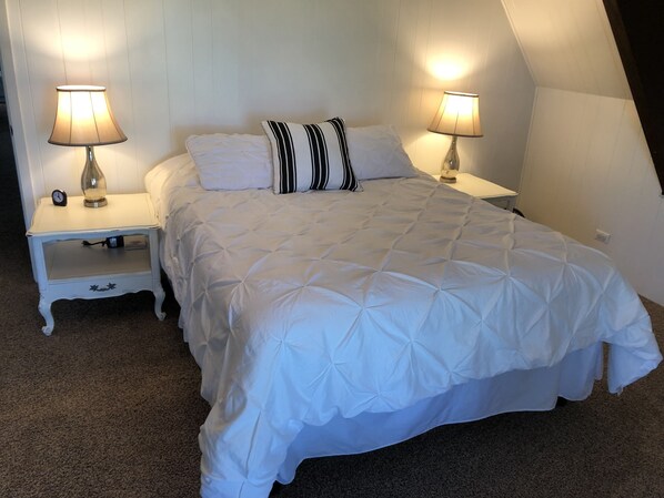 2 bedrooms, desk, iron/ironing board, free WiFi