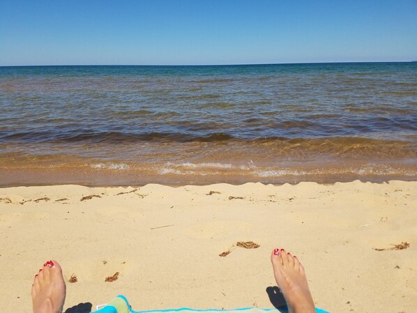 Beach - Pictured Rocks Lodge 5 minutes from Munising! Recently remodeled! (Christmas)
