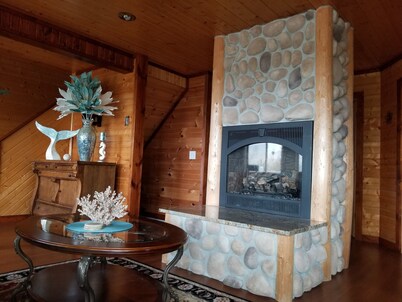 Pictured Rocks Lodge 5 minutes from Munising! Recently remodeled!