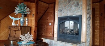 Pictured Rocks Lodge 5 minutes from Munising! Recently remodeled!