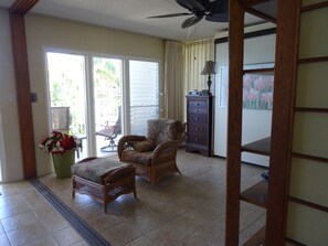 Interior - Spectacular Condo: 1 or 2 bedroom - 2 bath Oceanfront (Kailua-Kona)