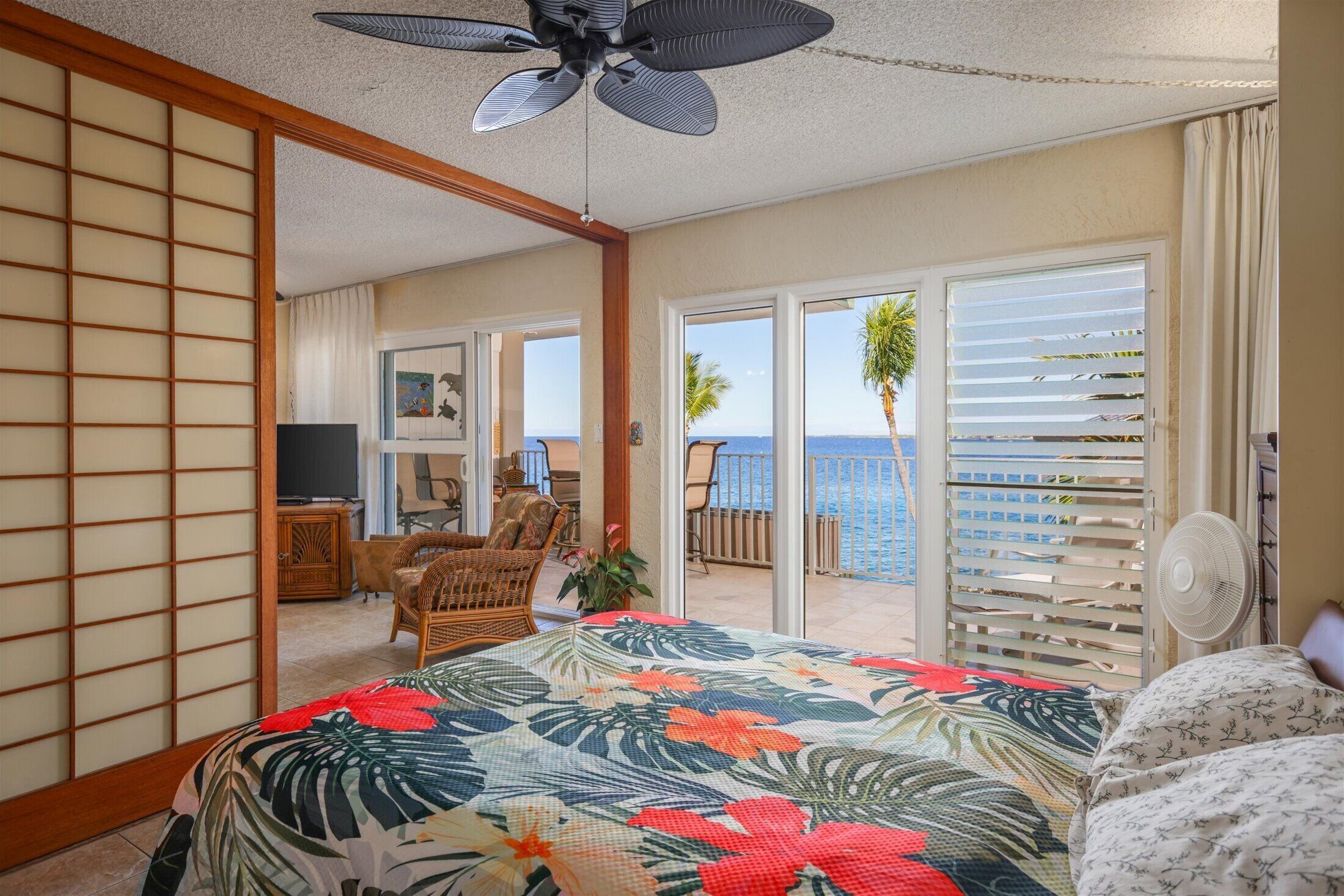 2 habitaciones, escritorio, tabla de planchar con plancha y wifi gratis 