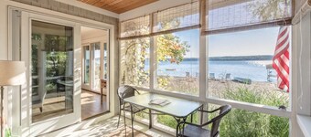 Menteth Landing: Luxury Lakeside Rental