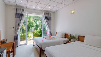 Deluxe Bungalow | Minibar, desk, soundproofing, WiFi (free)