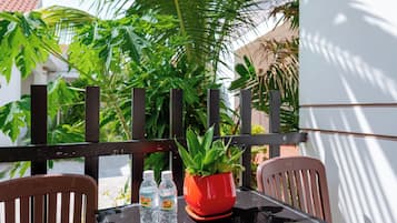 Deluxe Bungalow | Minibar, desk, soundproofing, free WiFi