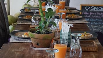 Se sirven desayunos, comidas y cenas