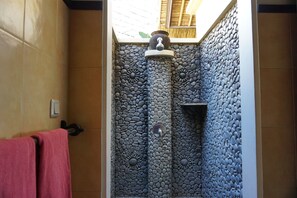 Ferienhaus, Mehrere Betten | Dusche im Bad