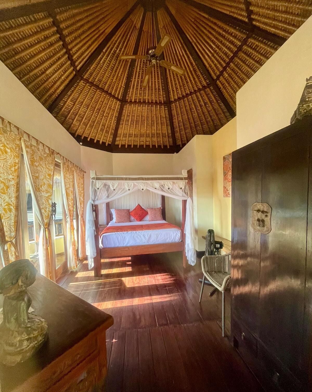 Vila, 2 quartos | Cofres nos quartos, escrivaninha, Wi-Fi de cortesia, roupa de cama