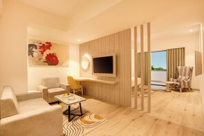 Deluxe suite | Coffre-fort, bureau, rideaux d’obscurcissement, système d’insonorisation