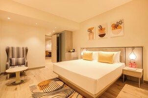 Executive Suite | Caja fuerte, escritorio, cortinas opacas y sistema de insonorización