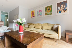 TV - The Hampton Residence (London)