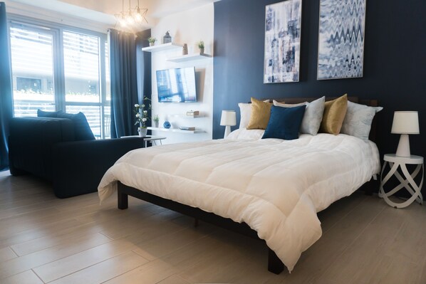 Egyptian cotton sheets, individually decorated, individually furnished - Indigo Pasay @ Eighty One (Pasay)