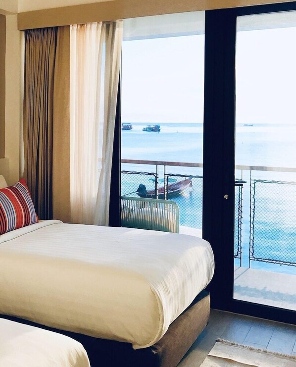 Free WiFi, bed sheets