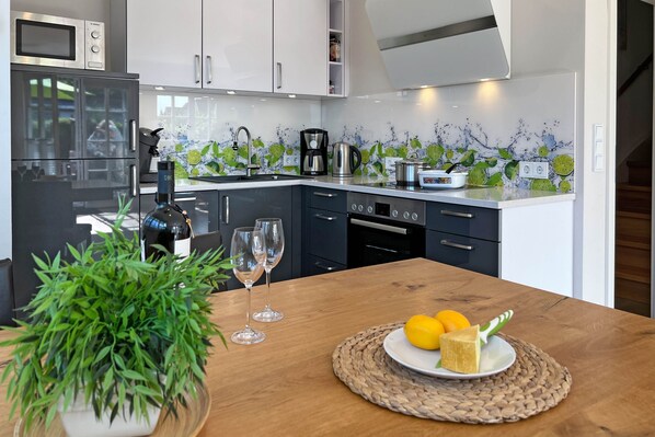 Køleskab, mikrobølgeovn, ovn, opvaskemaskine