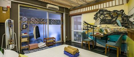 Iron/ironing board, WiFi, bed sheets