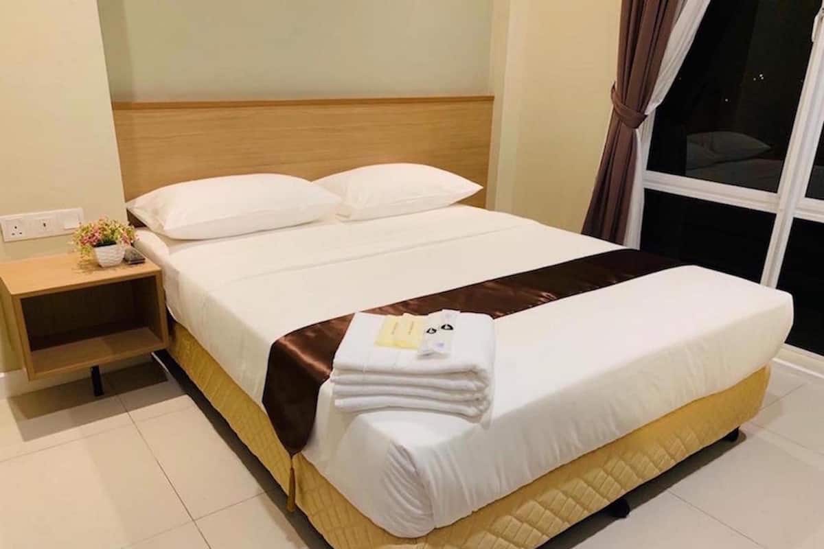 Deluxe Queen Room