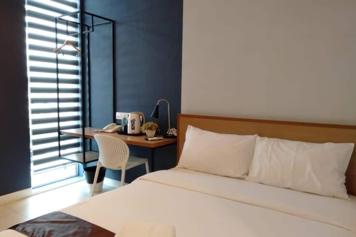 desk, soundproofing, iron/ironing board, free wifi