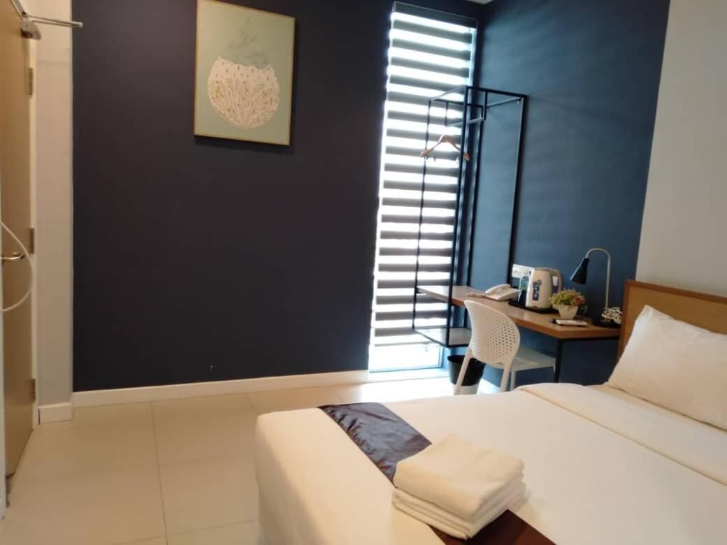 desk, soundproofing, iron/ironing board, free wifi