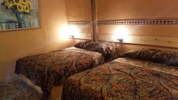 Quadrupla Basic, 1 camera da letto, non fumatori, vista giardino | Tende oscuranti, lenzuola