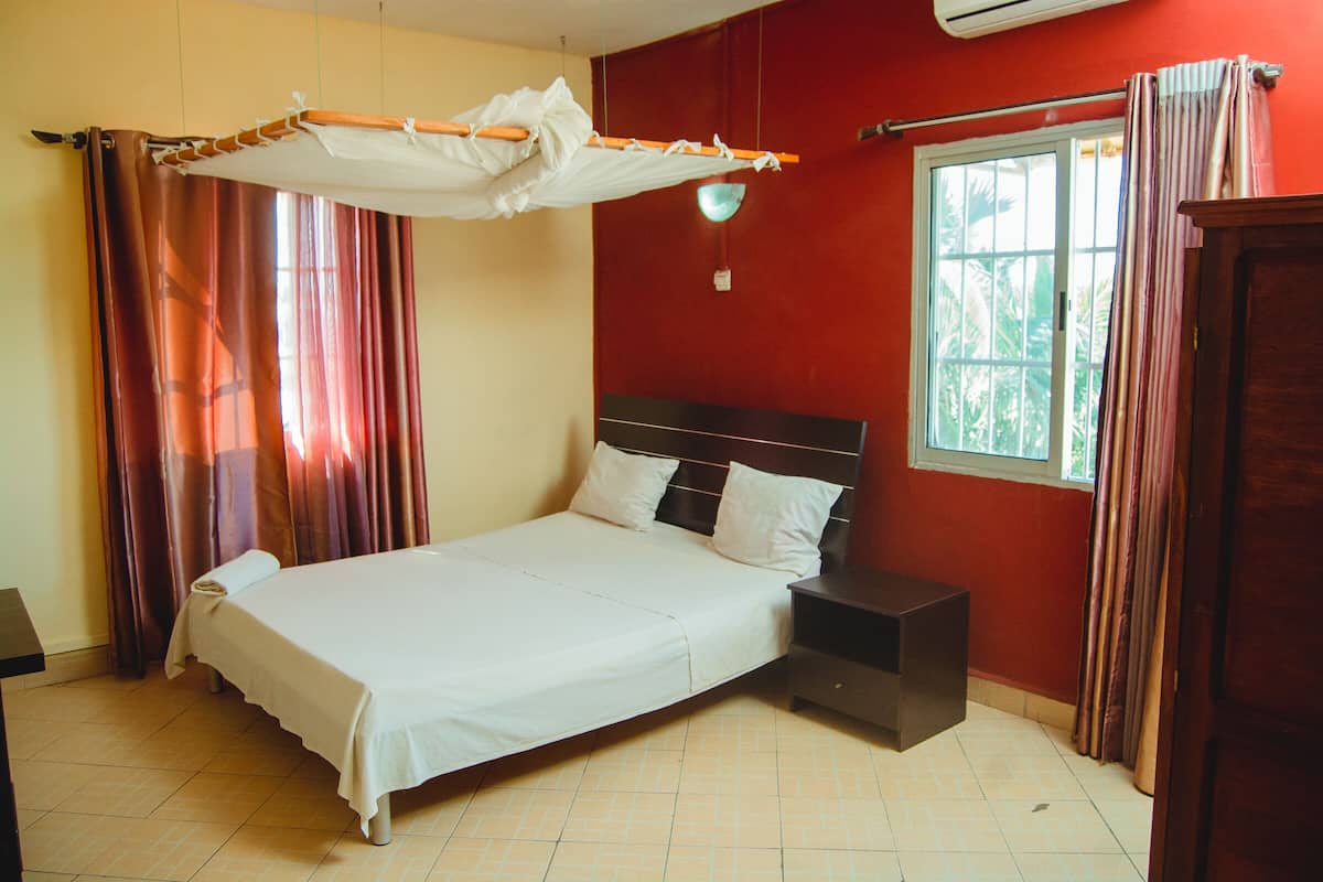 Basic Room, 1 Double Bed, Non Smoking | Premium bedding, in-room safe, blackout drapes, soundproofing