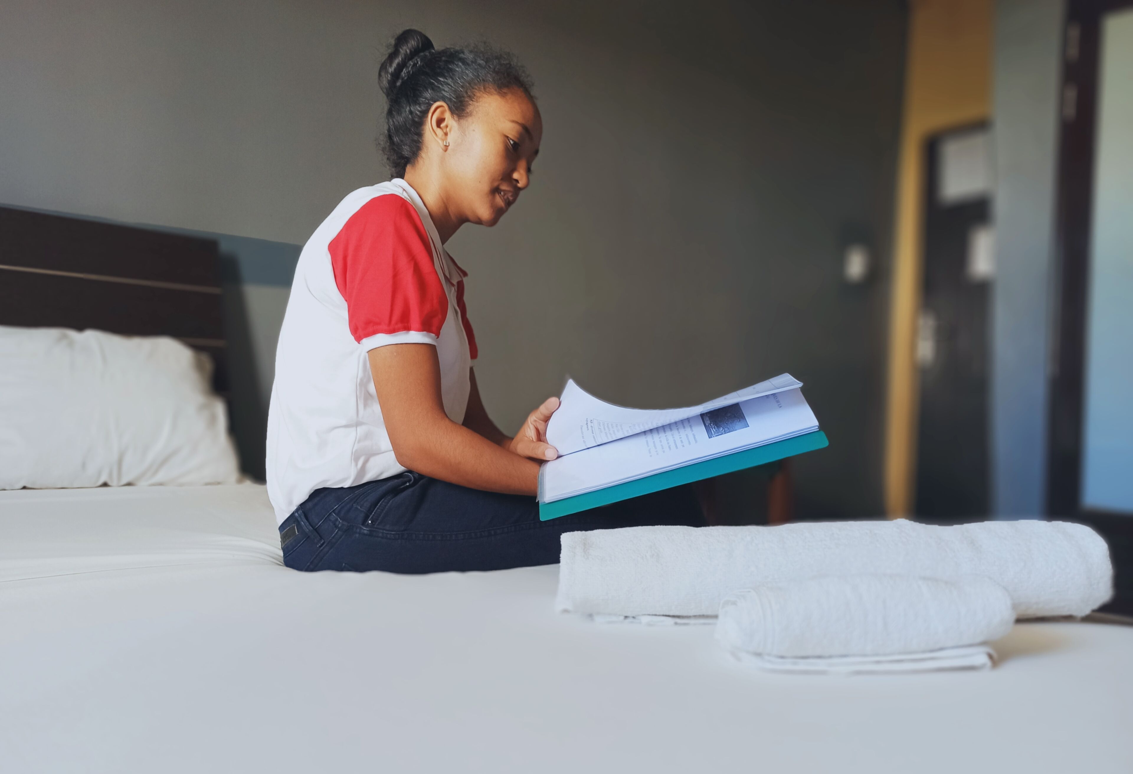 Sengetøy av topp kvalitet, safe på rommet og blendingsgardiner