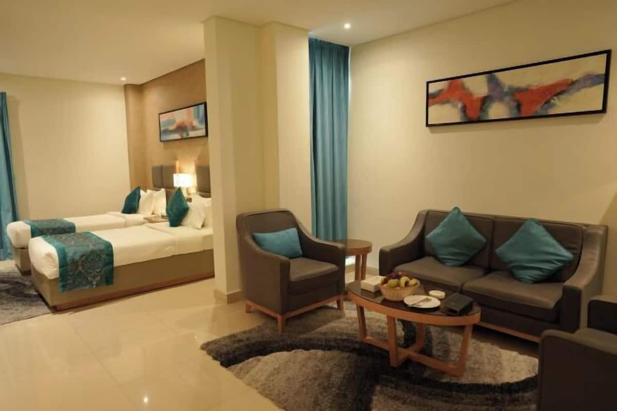 1 bedroom, Egyptian cotton sheets, hypo-allergenic bedding