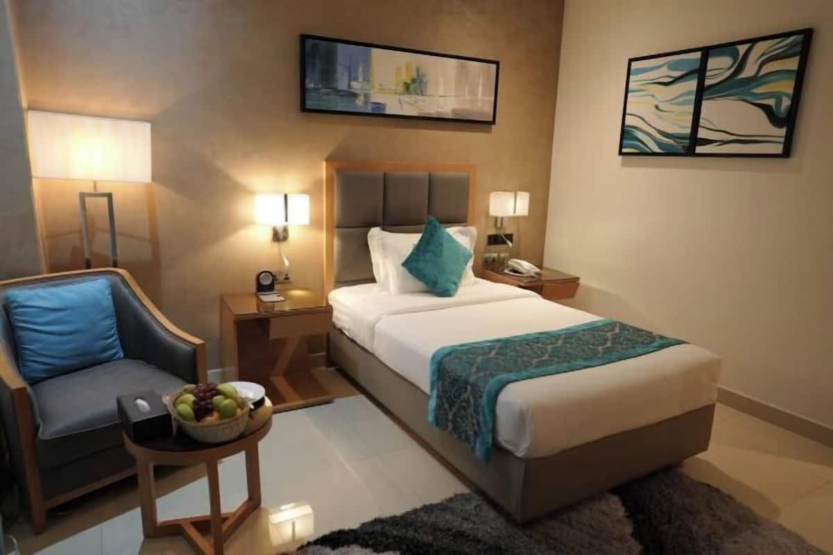 1 bedroom, Egyptian cotton sheets, hypo-allergenic bedding