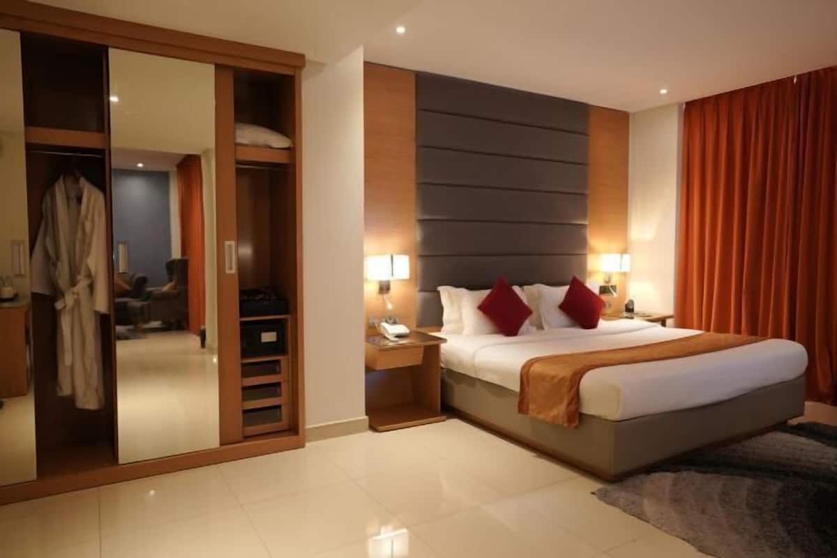1 bedroom, Egyptian cotton sheets, hypo-allergenic bedding