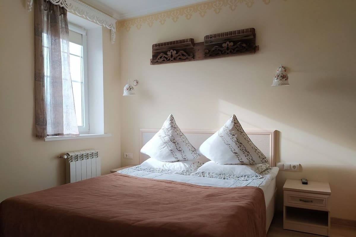 Family Room | 1 bedroom, blackout drapes, free WiFi, bed sheets