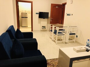 公寓, 2 間臥室 | 起居區 |  LCD 液晶電視