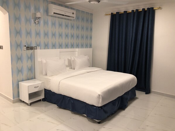 Apartment, 2 Bedrooms | Egyptian cotton sheets, premium bedding, pillow-top beds, desk