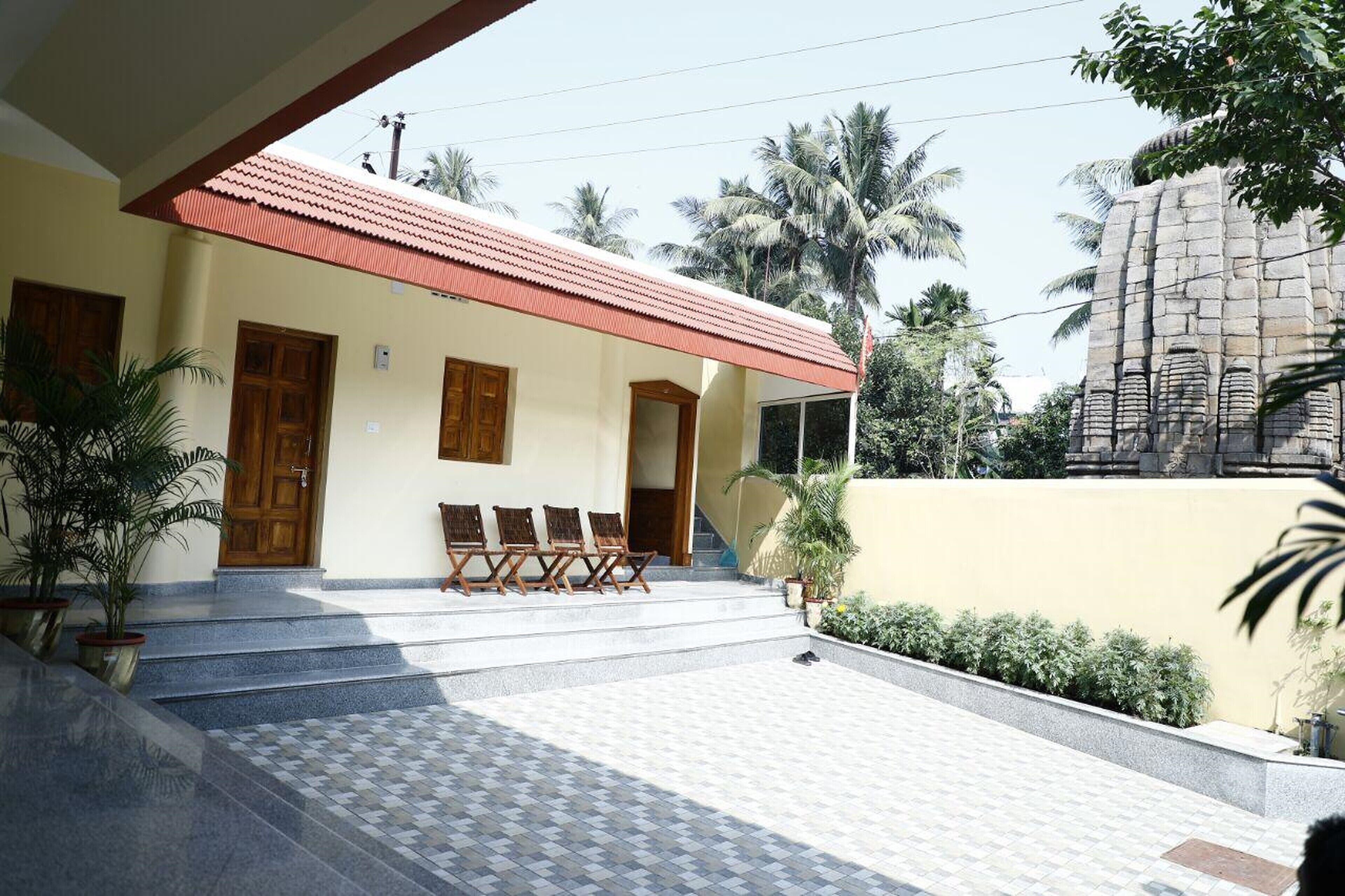 basic room, 1 double bed, non smoking | front of property