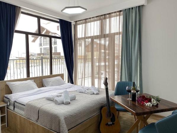 1 bedroom, Egyptian cotton sheets, premium bedding, minibar