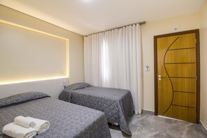 Minibar, cortinas blackout, sistema de insonorización y wifi gratis 