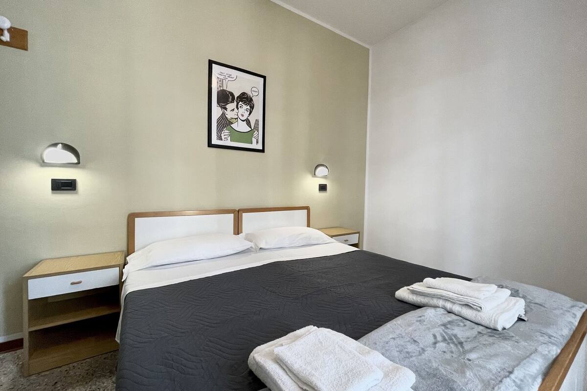 Doppel- oder Zweibettzimmer, Nichtraucher | Schreibtisch, Verdunkelungsvorhänge, schallisolierte Zimmer