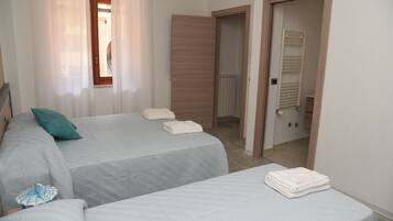 Deluxe Double Room, Courtyard View (with extra bed)
