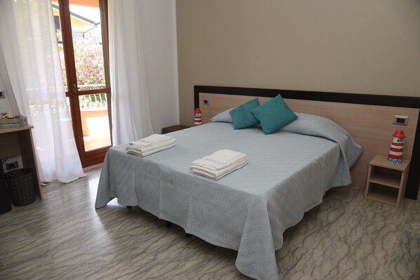 Deluxe Double Room, Garden View