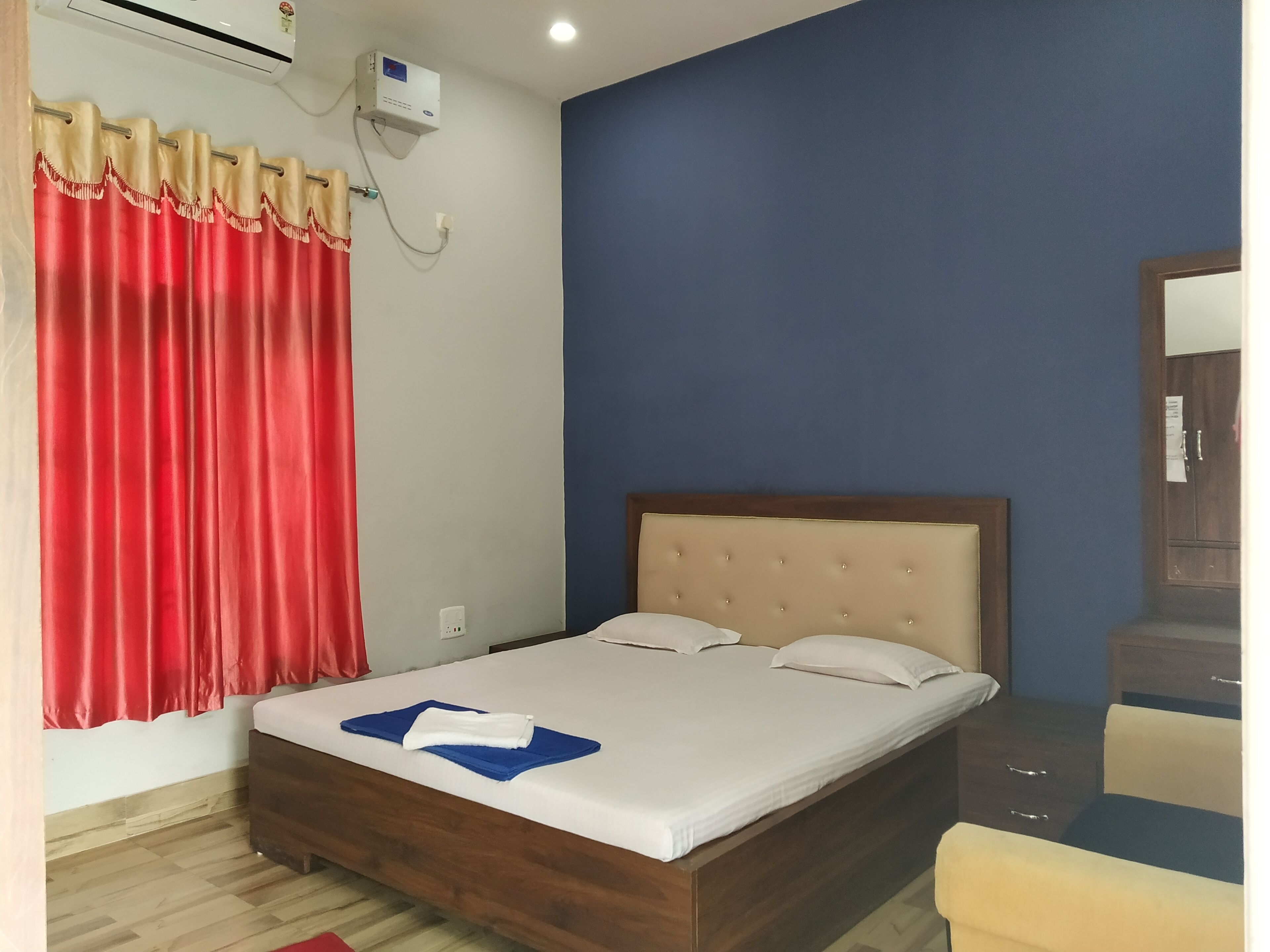 ملاءات من القطن المصري وأغطية فراش متميزة وتجهيزات عازلة للصوت