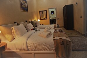 Superior Room | Desk, iron/ironing board, rollaway beds, free WiFi - Riad Koutobia Royal (Marrakech)