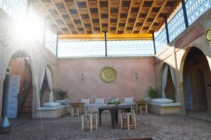 Courtyard - Riad Koutobia Royal (Marrakech)