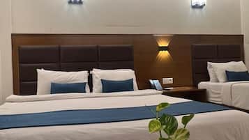 Chambre Triple Standard | Literie de qualité supérieure, bureau