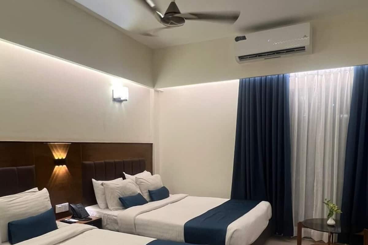 Family Double Room, 2 Queen Beds, City View