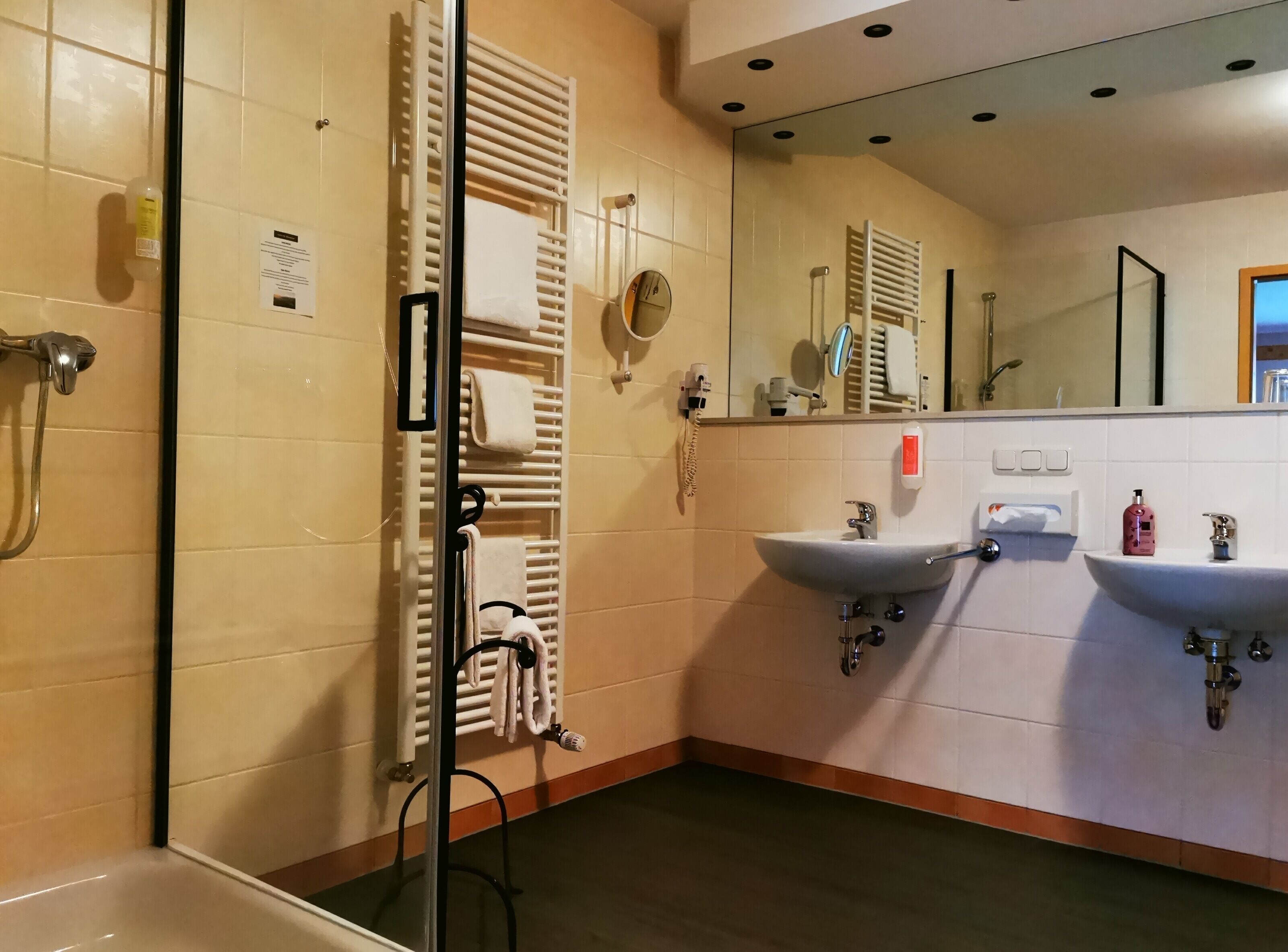 junior suite | bathroom | hair dryer, towels, soap, shampoo