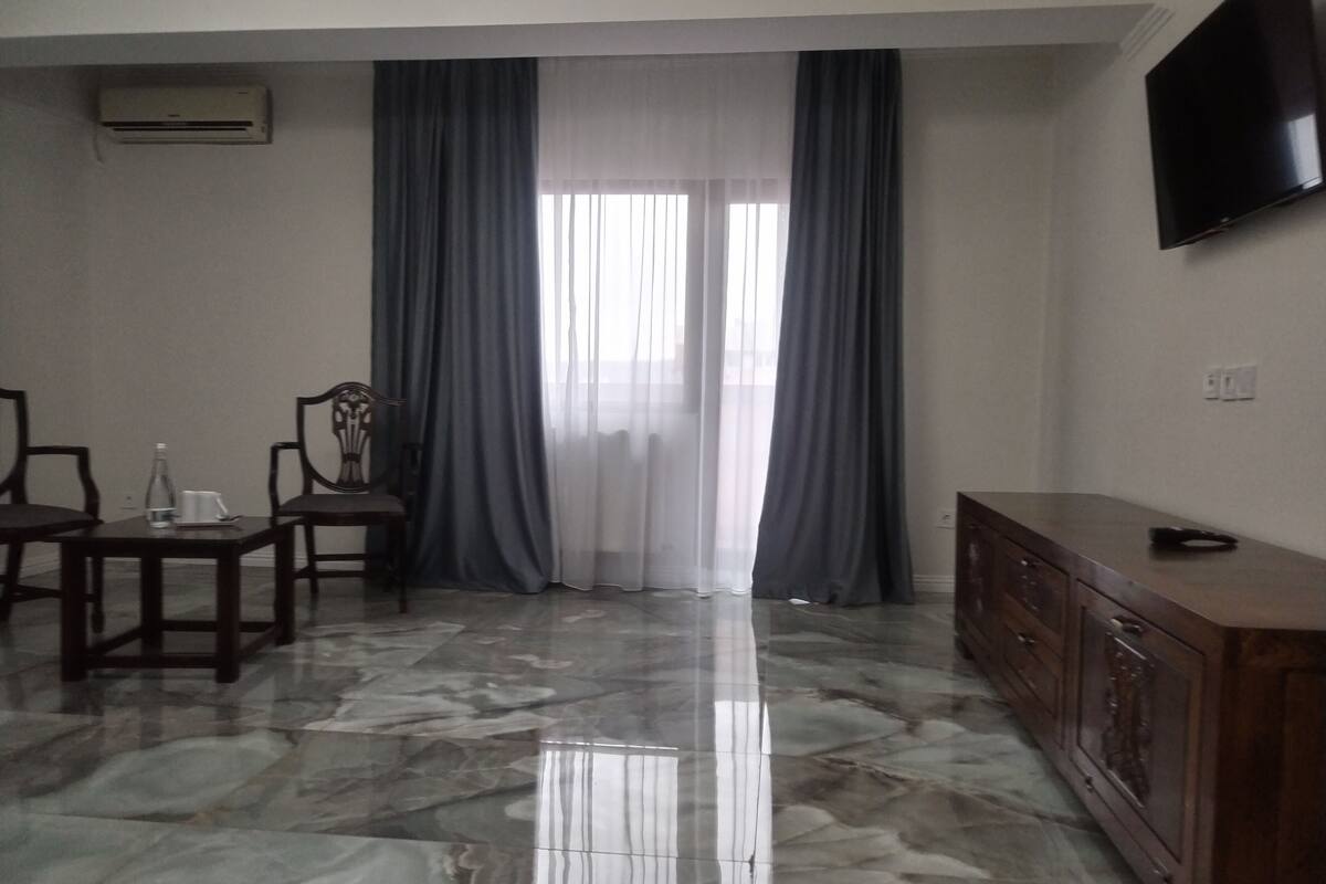 Deluxe studio suite | Een kluis op de kamer, individueel gedecoreerd, individueel gemeubileerd