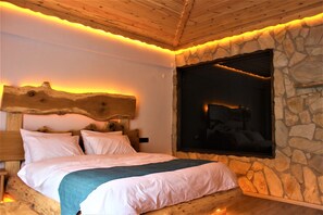 Deluxe tweepersoonskamer | Een bureau, gratis wifi, beddengoed