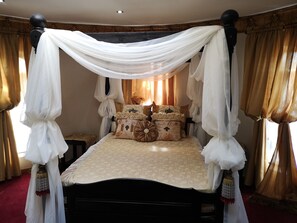Suite, 1 Queen Bed