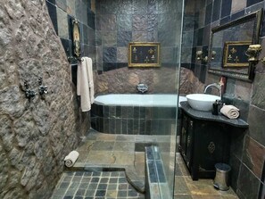 Executive-Zimmer (with Bath & Shower) | Badezimmer