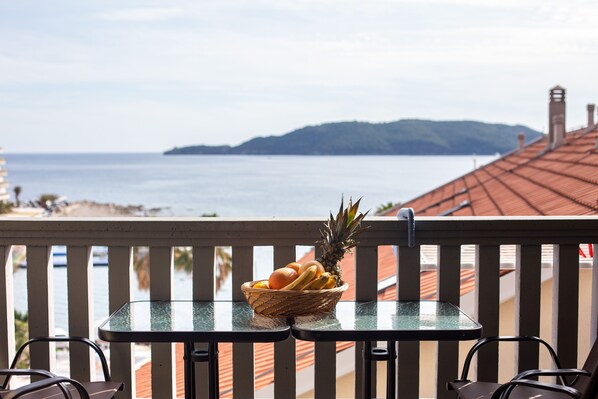 Superior-Apartment, Meerblick | Terrasse/Patio