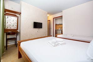 Standard Studio, Partial Sea View | In-room safe, desk, iron/ironing board, free cots/infant beds - Apartments Tanja (Becici)